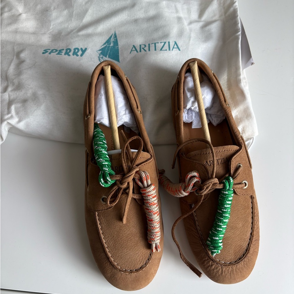 Sperry x Aritzia brown slim boat shoe sz 8